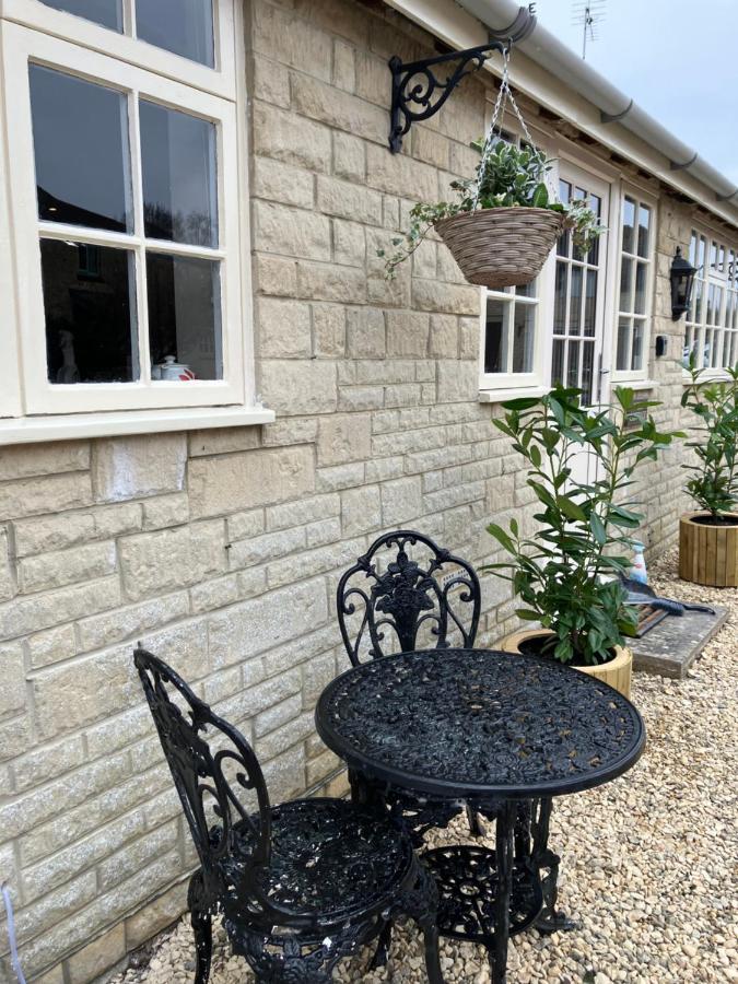 Well Cottage: A Cotswold Cottage At The Heart Of The Village Of Crudwell Exteriér fotografie