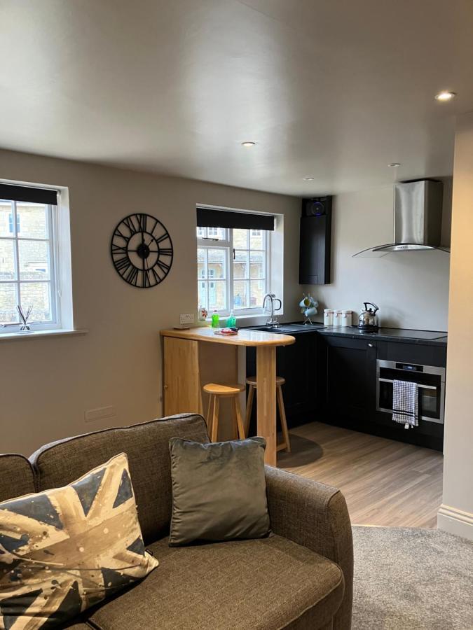 Well Cottage: A Cotswold Cottage At The Heart Of The Village Of Crudwell Exteriér fotografie